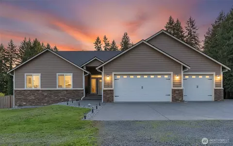 8208 Steamboat Island Rd NW, Olympia, WA 98502