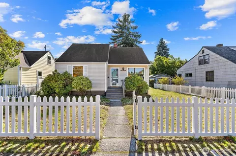 615 NW 48th St, Seattle, WA 98107