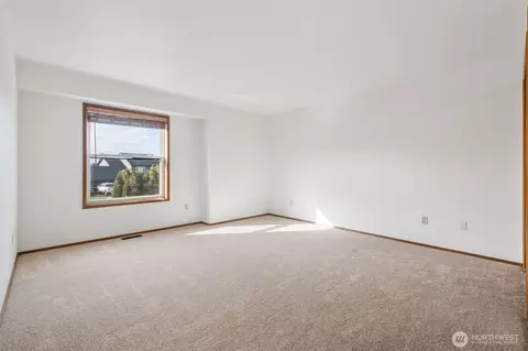 Bedroom - 537 Burger Pl, Enumclaw, WA 98022 photo 1 of 4