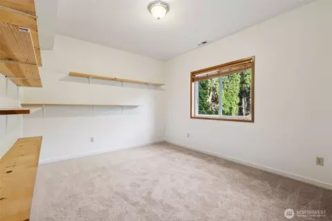 Bedroom - 537 Burger Pl, Enumclaw, WA 98022 photo 4 of 4