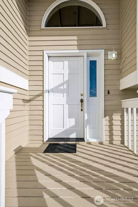 Entry Way - 537 Burger Pl, Enumclaw, WA 98022 photo 1 of 2