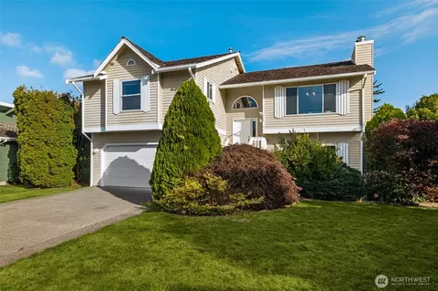 537 Burger Pl, Enumclaw, WA 98022