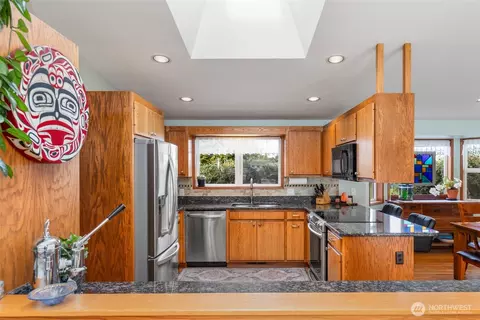 Kitchen - 61 Pheasant Run Dr, Sequim, WA 98382 photo 3 of 3