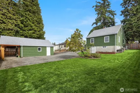Exterior - 1924 State St, Everett, WA 98201 photo 4 of 7