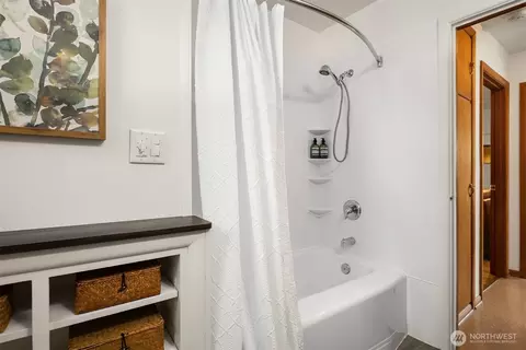 Bath - 1924 State St, Everett, WA 98201 photo 3 of 4