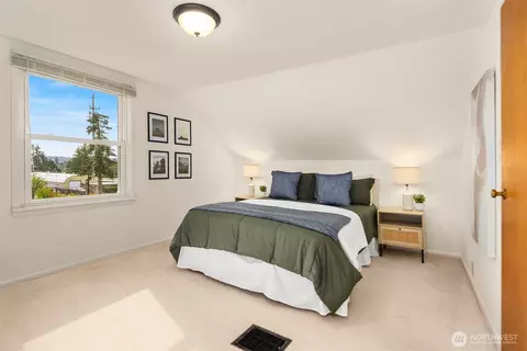 Bedroom - 1924 State St, Everett, WA 98201 photo 4 of 5