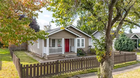 2925 Dover St, Longview, WA 98632