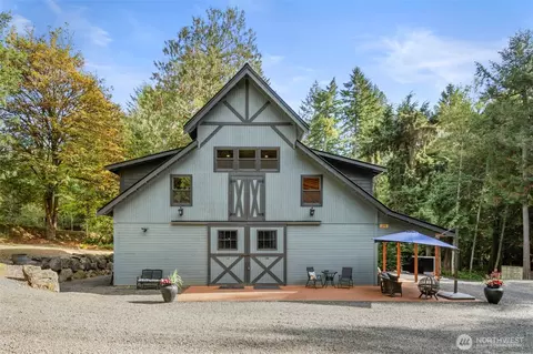 7698 Westerly Ln NE, Bainbridge Island, WA 98110