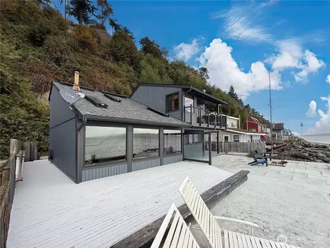 11 H South Bch, Clinton, WA 98236