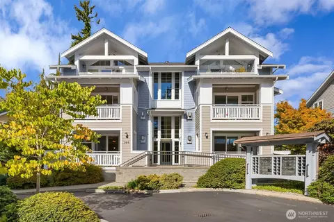 144 Hall Brothers Loop NW #101, Bainbridge Island, WA 98110
