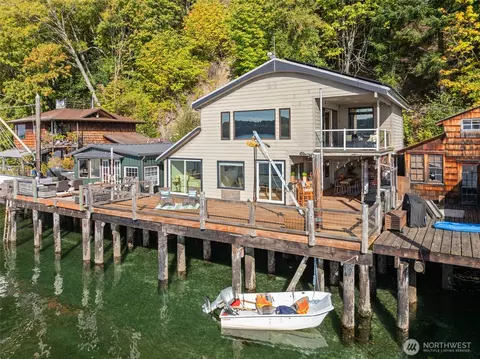 4 N Salmon Bch, Tacoma, WA 98407