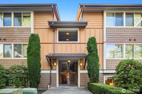 8240 126th Ave NE #A104, Kirkland, WA 98033