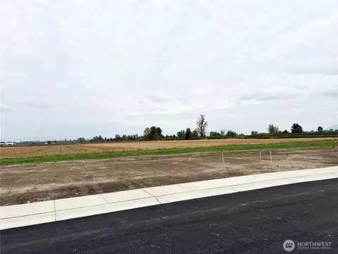 404 W 4th St, Everson, WA 98247 photo 2
