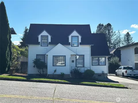 504 Cowlitz Way St, Kelso, WA 98626