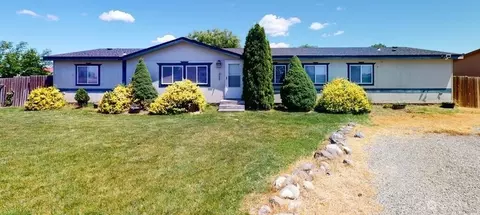 97 Columbia Rd, Burbank, WA 99323