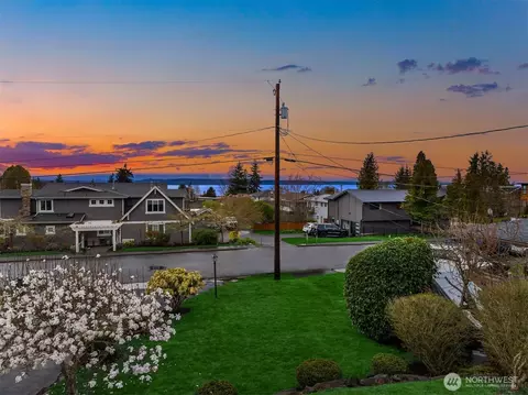 View/Area - 619 8th Ave S, Edmonds, WA 98020 photo 5 of 6