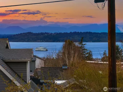 View/Area - 619 8th Ave S, Edmonds, WA 98020 photo 2 of 6