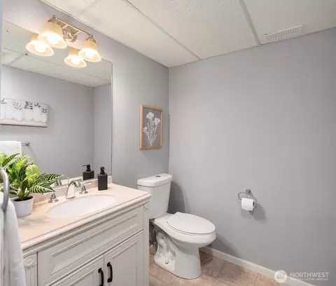 Bath - 619 8th Ave S, Edmonds, WA 98020 photo 3 of 3