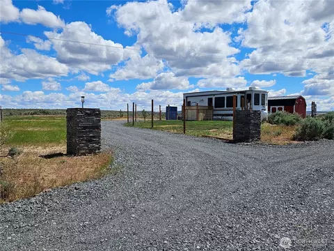 5365 W Coyote Trl, Ephrata, WA 98823