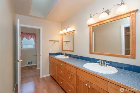 Bath - 62 Yellow Brick Rd, Sequim, WA 98382 photo 2 of 6