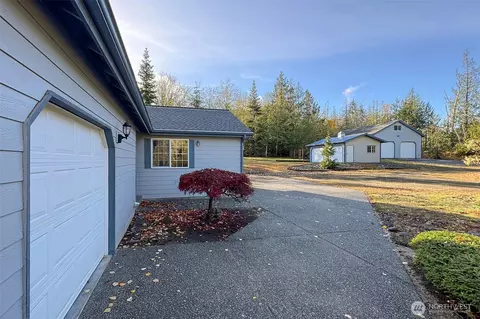 Exterior - 62 Yellow Brick Rd, Sequim, WA 98382 photo 4 of 4