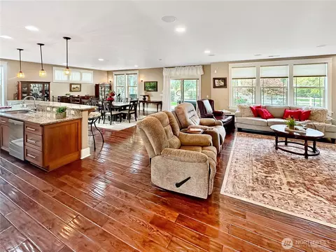 Living - 61 Willow Pointe Loop, Longview, WA 98632 photo 1 of 4