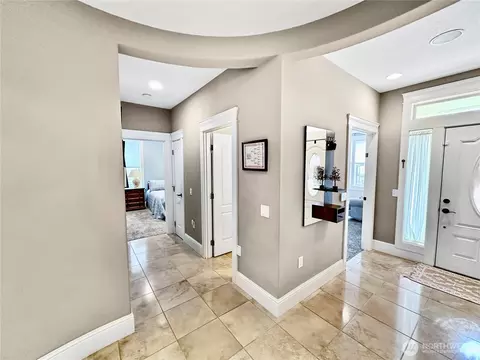 Entry Way - 61 Willow Pointe Loop, Longview, WA 98632 photo 2 of 2