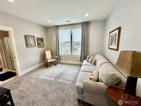 Living - 61 Willow Pointe Loop, Longview, WA 98632 photo 4 of 4