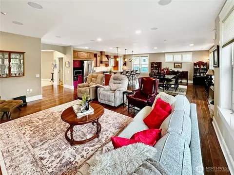 Living - 61 Willow Pointe Loop, Longview, WA 98632 photo 2 of 4