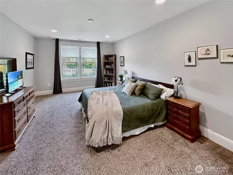 Bedroom - 61 Willow Pointe Loop, Longview, WA 98632 photo 1 of 3