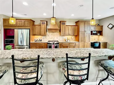 Kitchen - 61 Willow Pointe Loop, Longview, WA 98632 photo 3 of 4