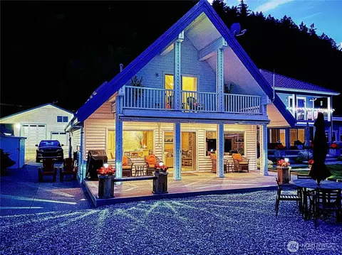 14028 Evergreen Way, Stanwood, WA 98292