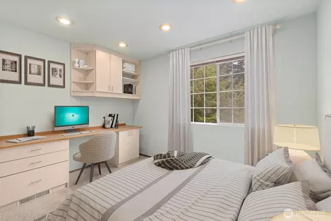 Bedroom - 2111 163rd St SE, Mill Creek, WA 98012 photo 5 of 5
