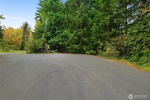 955 Tipsoo Loop N, Rainier, WA 98576 photo 5