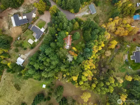 955 Tipsoo Loop N, Rainier, WA 98576 photo 4