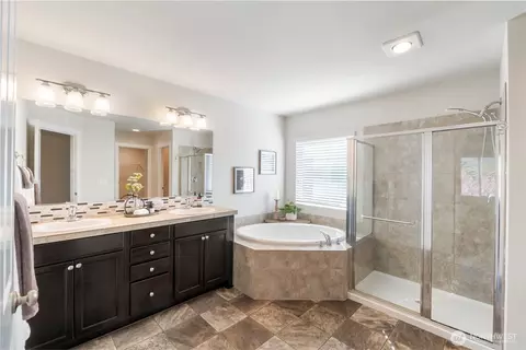 Bath - 1002 O Farrell Ln NW, Orting, WA 98360 photo 2 of 4
