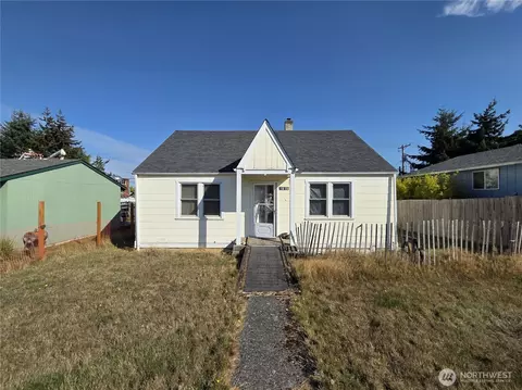 1815 W 6th St, Port Angeles, WA 98363