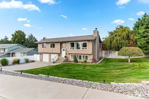 1040 Gilbert Ct, East Wenatchee, WA 98802