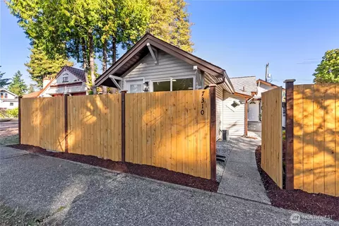 7310 35th Ave SW, Seattle, WA 98126
