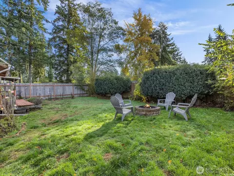 Exterior - 2220 Jackson Ave, Everett, WA 98203 photo 6 of 6