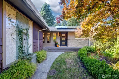 20011 Palatine Ave N, Shoreline, WA 98133