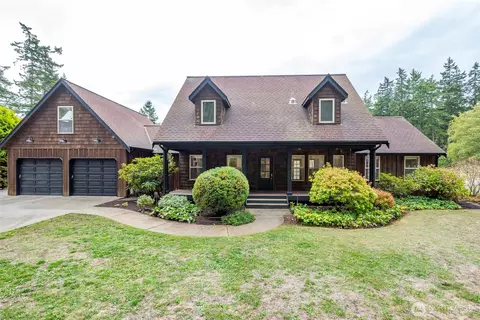 2049 Zylstra Rd, Oak Harbor, WA 98277