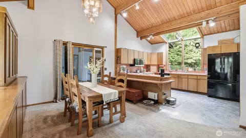 Dining - 29305 SE 371st St, Enumclaw, WA 98022 photo 2 of 3