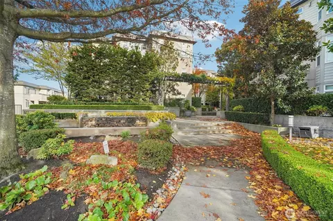 122 State St S #208E, Kirkland, WA 98033
