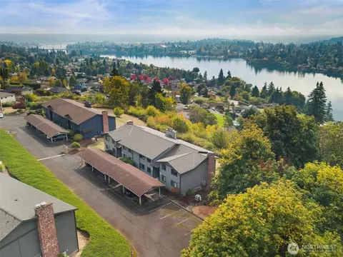 3340 Narrows View Ln NE #103, Bremerton, WA 98310