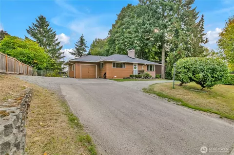 13733 SE 272nd St, Kent, WA 98042
