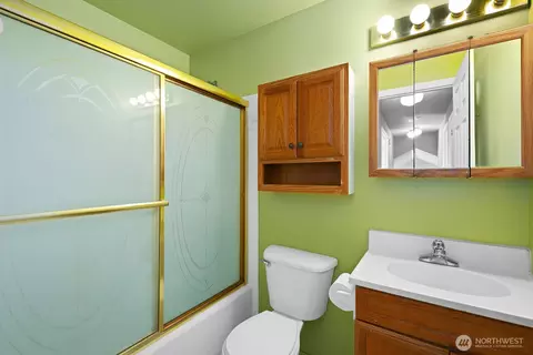 Bath - 206 1st Ave E, Pacific, WA 98047 photo 3 of 3