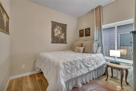 Bedroom - 463 Petersen Dr E, Enumclaw, WA 98022 photo 3 of 4