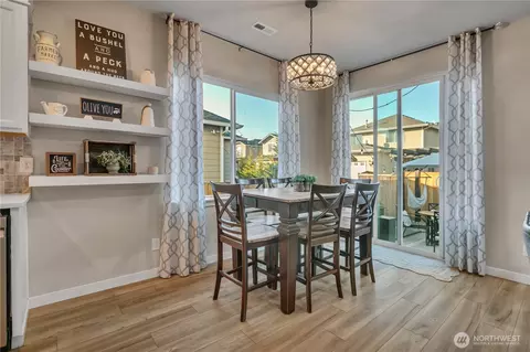 Dining - 463 Petersen Dr E, Enumclaw, WA 98022 photo 1 of 1