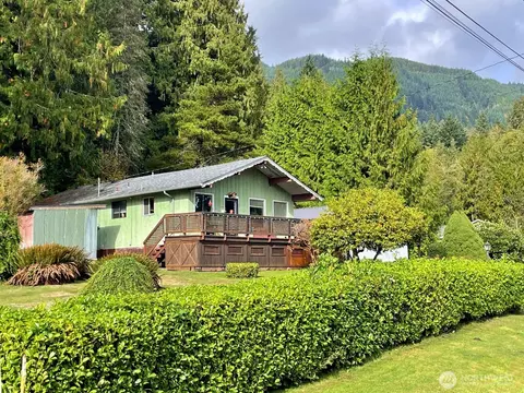 369 Rainbow Dr, Sedro Woolley, WA 98284